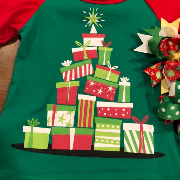 🎄 Christmas Tree Raglan🎄 - Picture 2 of 4